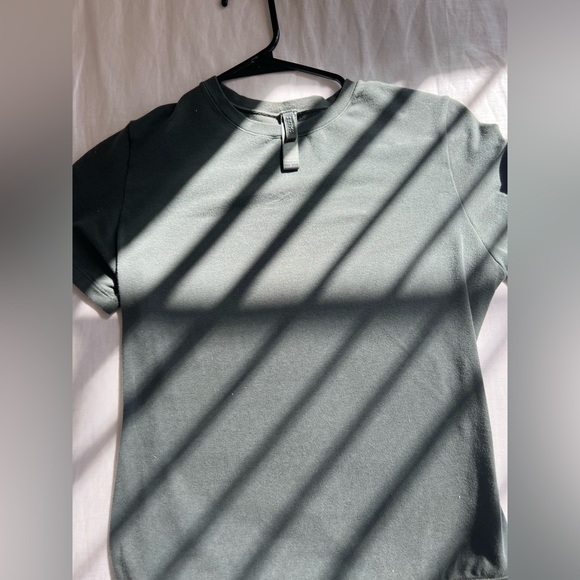 Skims - Picture 2 of 3